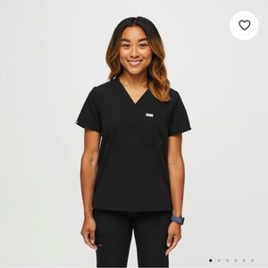 NWOT FIGS Catarina One Pocket Scrub Top Women's Black V-Neck